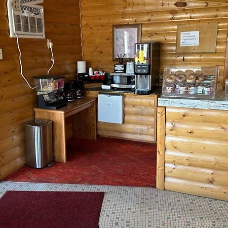 Love Hotels Western Holiday By Oyo At Harlan Lake Ne Alma Dış mekan fotoğraf