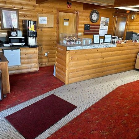 Love Hotels Western Holiday By Oyo At Harlan Lake Ne Alma Dış mekan fotoğraf