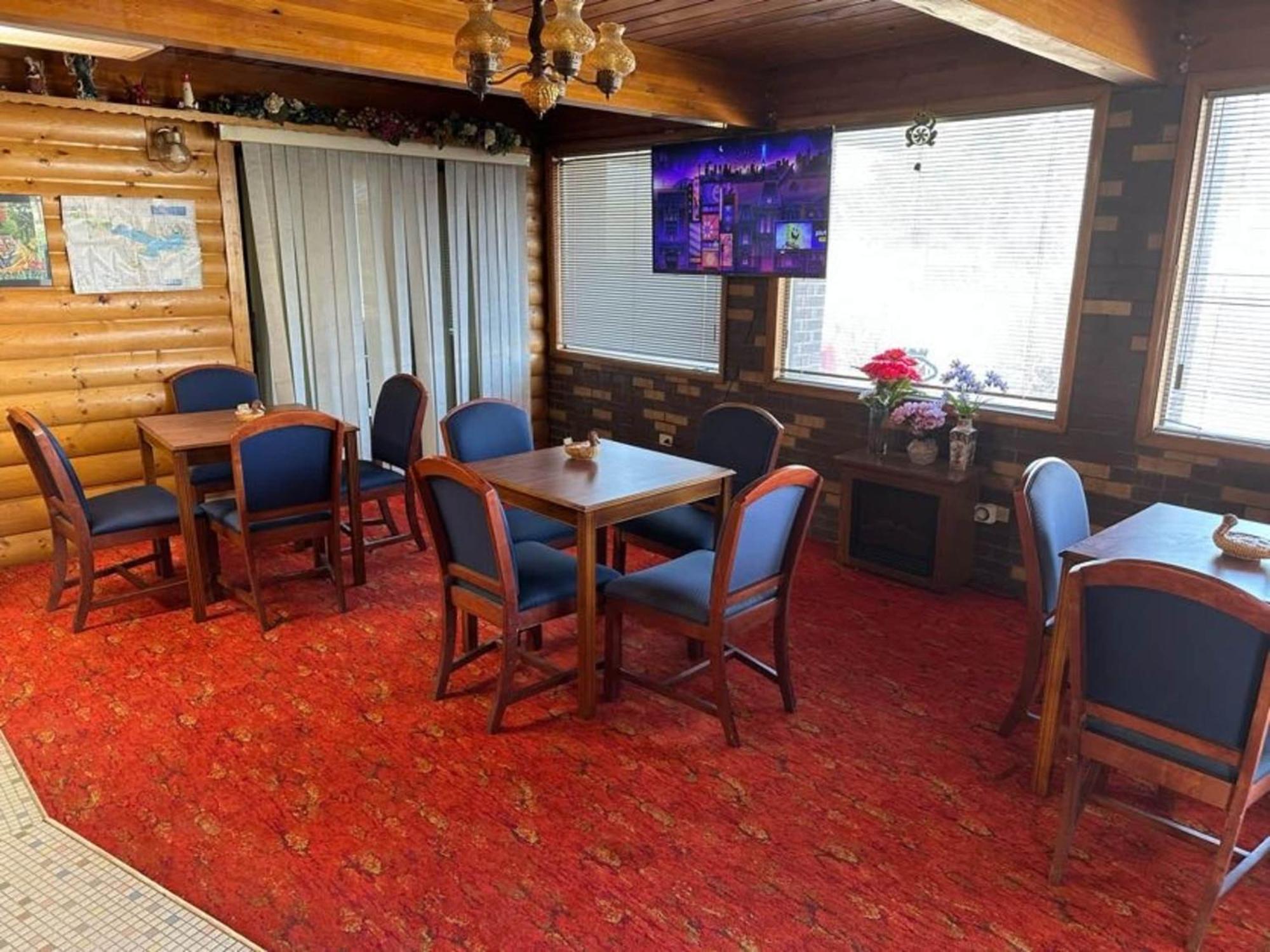Love Hotels Western Holiday By Oyo At Harlan Lake Ne Alma Dış mekan fotoğraf