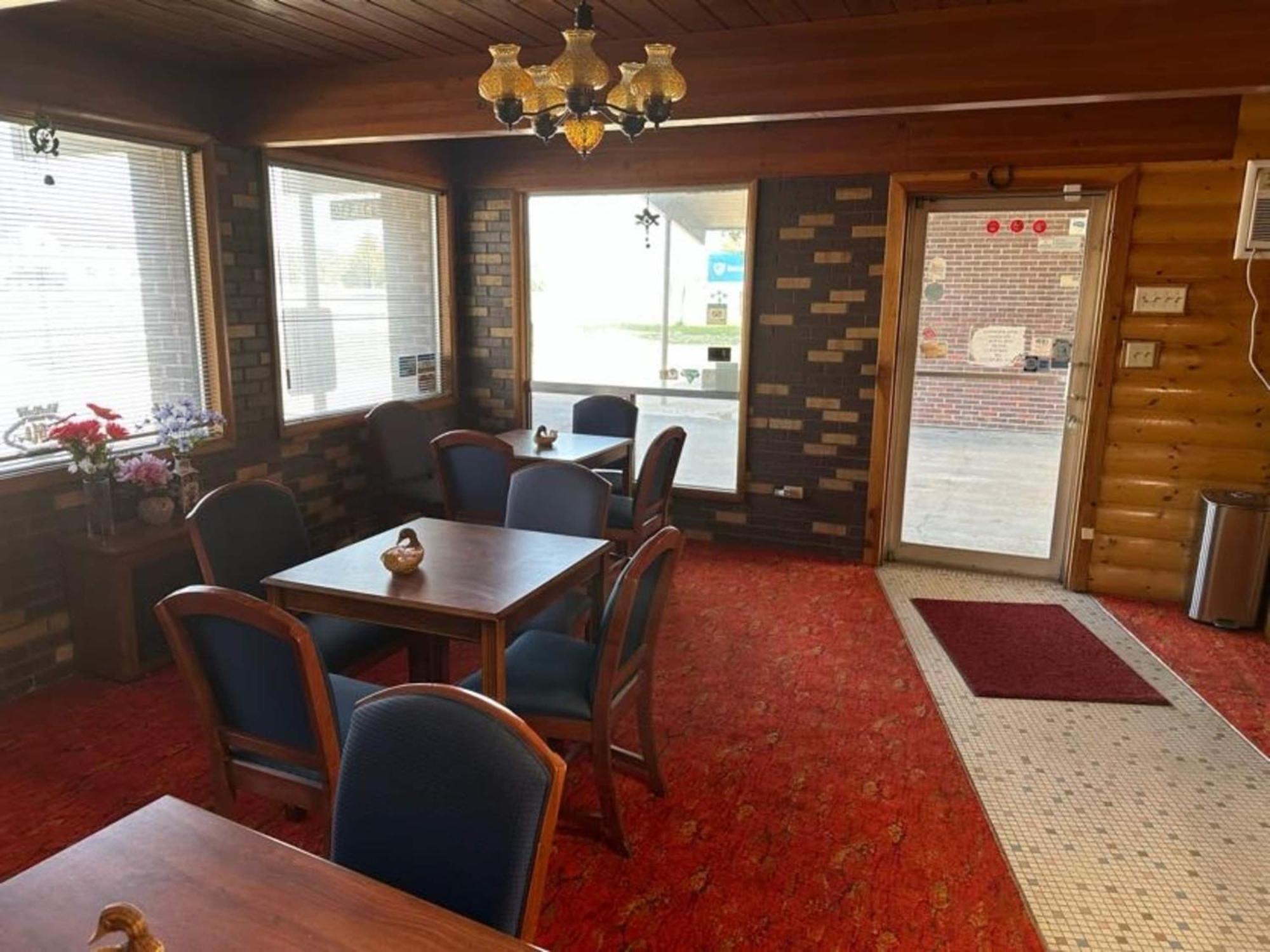 Love Hotels Western Holiday By Oyo At Harlan Lake Ne Alma Dış mekan fotoğraf