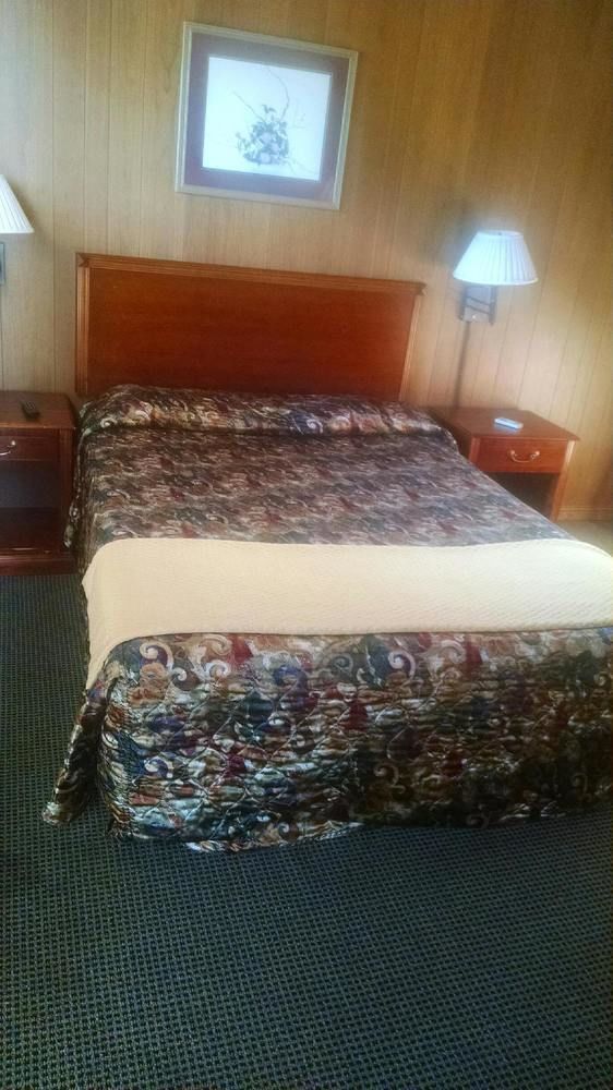 Love Hotels Western Holiday By Oyo At Harlan Lake Ne Alma Dış mekan fotoğraf