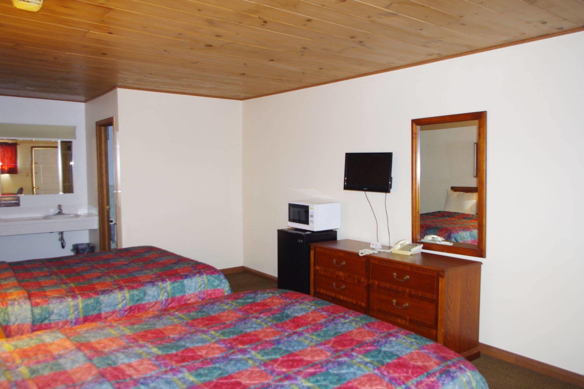 Love Hotels Western Holiday By Oyo At Harlan Lake Ne Alma Dış mekan fotoğraf